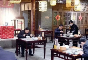 �ǳ�ʱ�ڣ������쵼��ͷ���Ժȡ� ����ʲô�źţ�