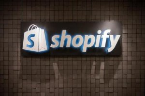 �ֶ�������������ô����ƽ̨Shopify����