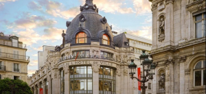 �Ϸ�ү�ٻ����ų������°���BHV Marais�ٻ�