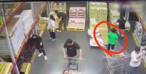 ɽķ��Ӧ�к�ˤ�¹��ﳵ���ԣ������޴󰭣��¼����Ƿ���������ɽķ