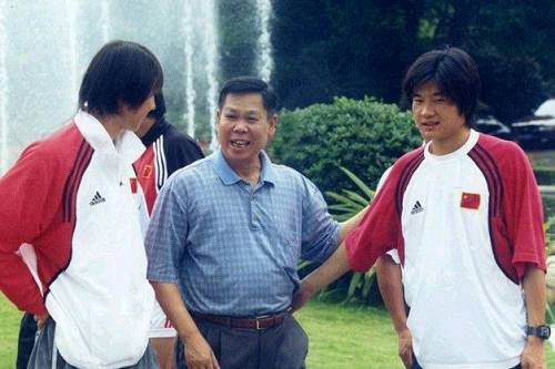 李经纬与当时健力宝运动员李铁、李金羽