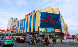 信阳西亚金牌店长田丽娟:让卖场成为风景