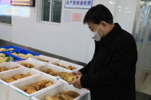 �ý���Ԯ��ҽ����Ա���ϼ���ˣ�����¡����30���߲ˡ�